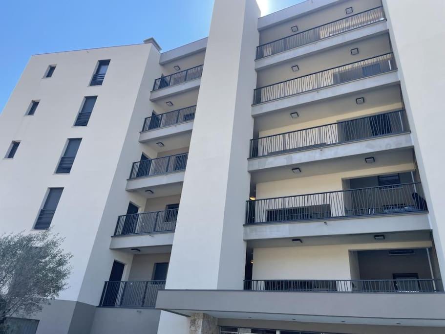 شقة La Cle Terrasse, Proche Port,Centre, Parking,Clim بورتو فيكشْيو المظهر الخارجي الصورة
